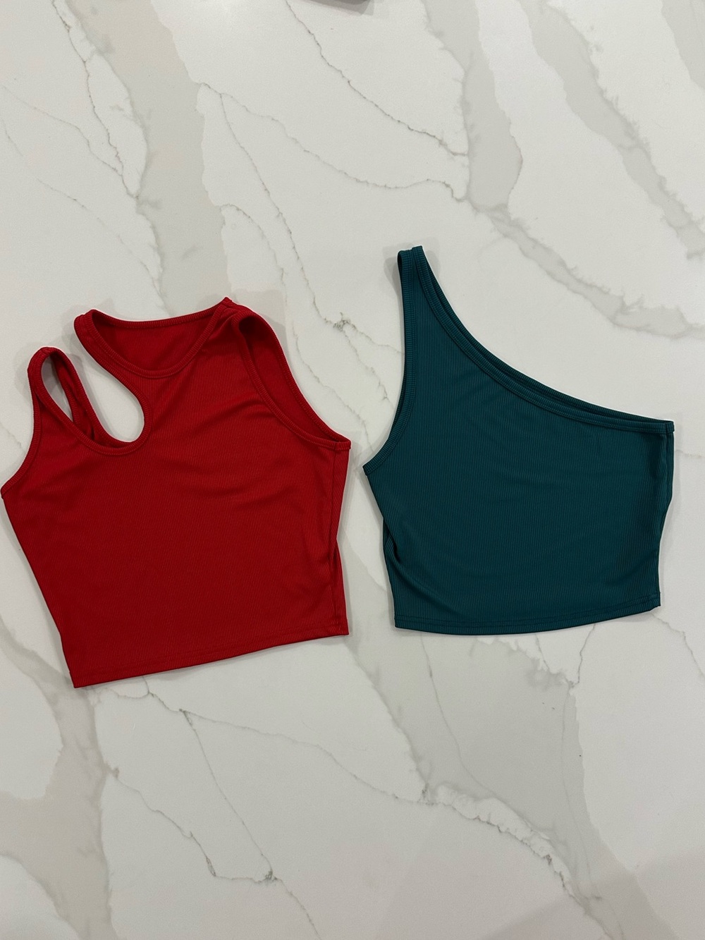 SHEIN a set of two a large crop Tops
